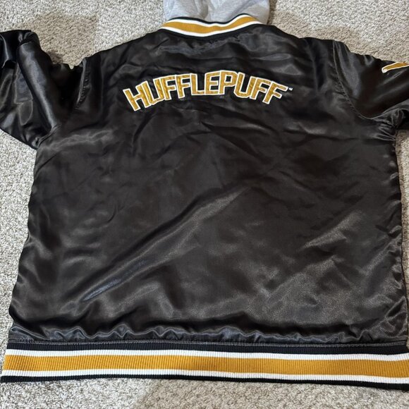 Harry Potter Hufflepuff Jacket Mens XL Black Gold Varsity Hooded House Crest XL - Picture 7 of 10